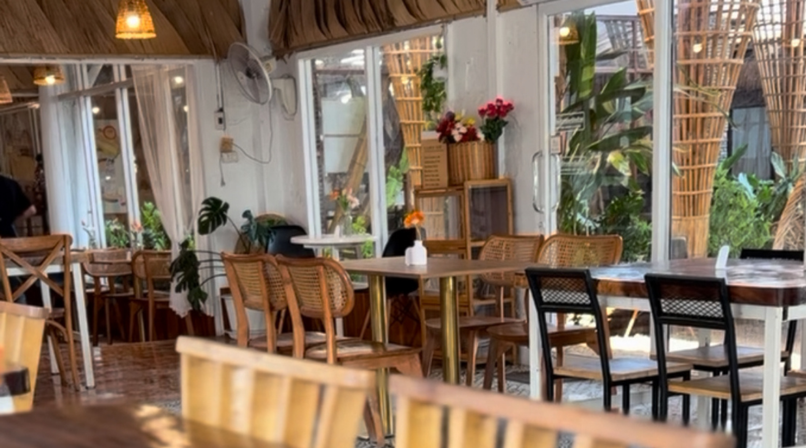 カフェ「アヨタヤカフェ」にて休憩